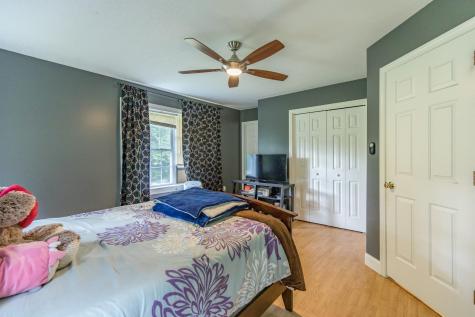 26 Lisa Lane Naples ME 04055