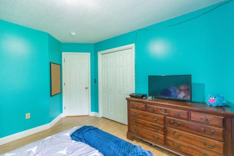 26 Lisa Lane Naples ME 04055
