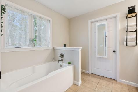 16 Harlie Woods Road Durham ME 04222