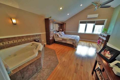 23 Mill Street Houlton ME 04730