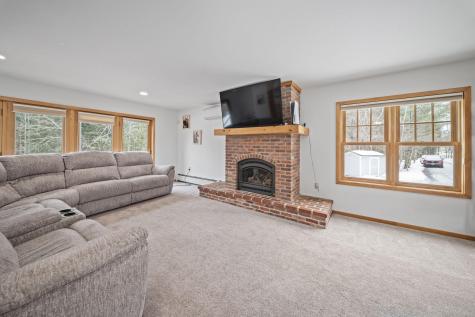 73 Jillian Way Glenburn ME 04401