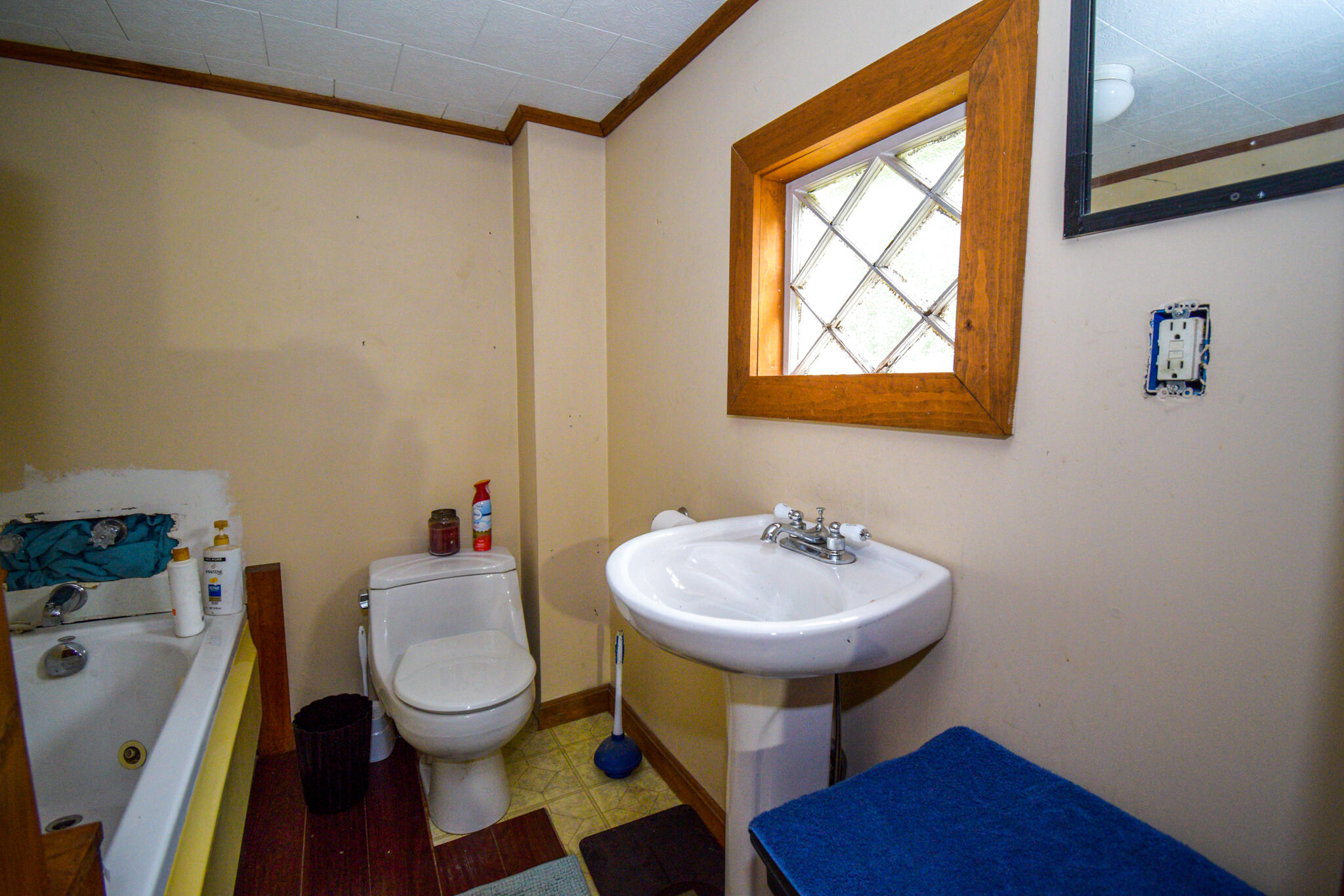 93 Pleasant Street Dexter ME 04930