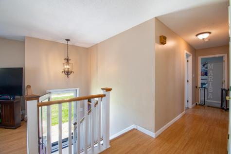 20 Sherry Lane Auburn ME 04210