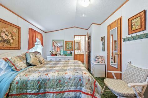 16 Garden Way Augusta ME 04330