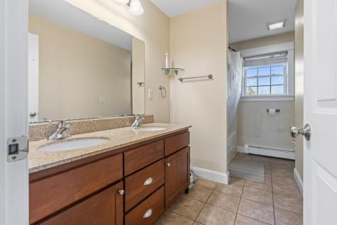 8 Wolf River Run Gorham ME 04038