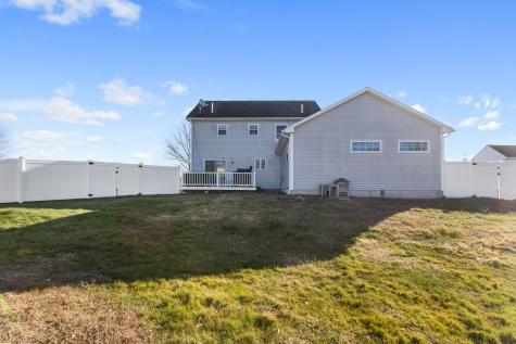 8 Wolf River Run Gorham ME 04038