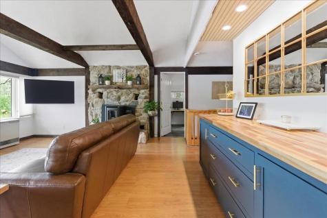 5 Cliff Lane Poland ME 04274