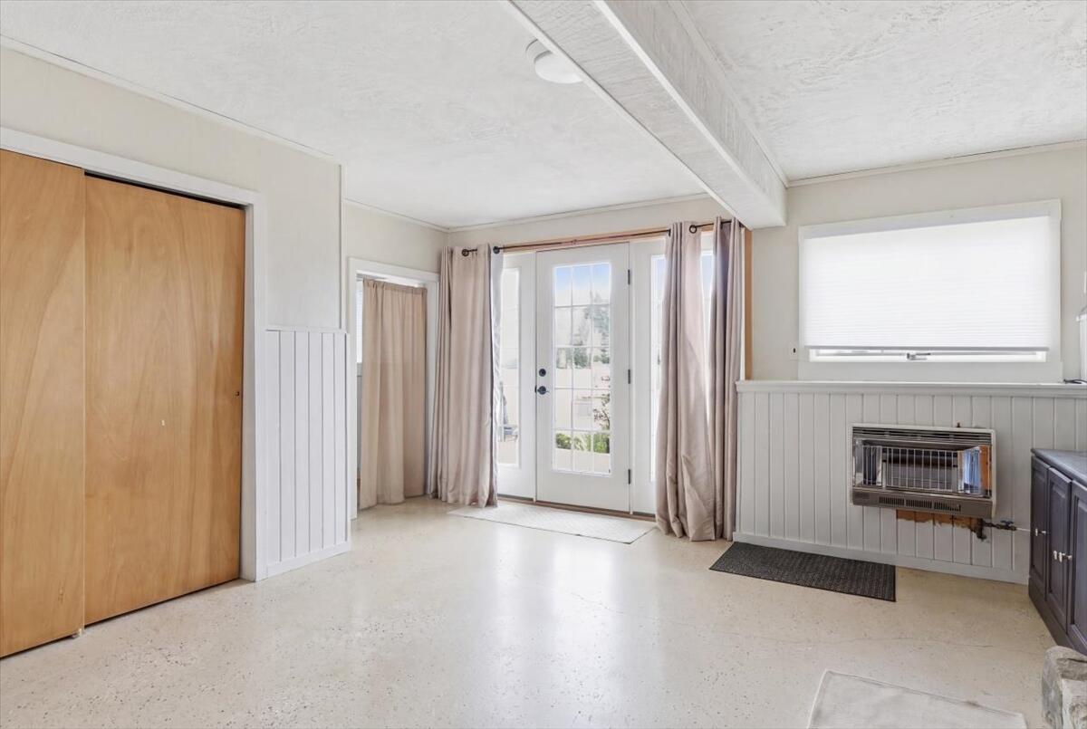 5 Cliff Lane Poland ME 04274