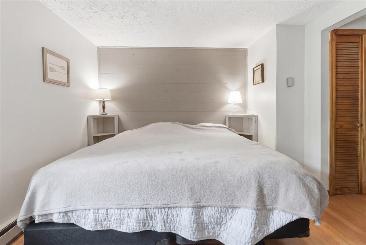 5 Cliff Lane Poland ME 04274