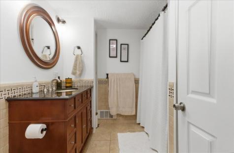 5 Cliff Lane Poland ME 04274