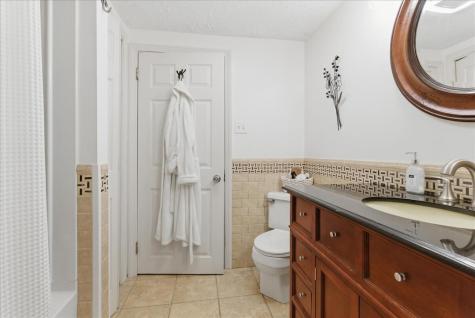5 Cliff Lane Poland ME 04274