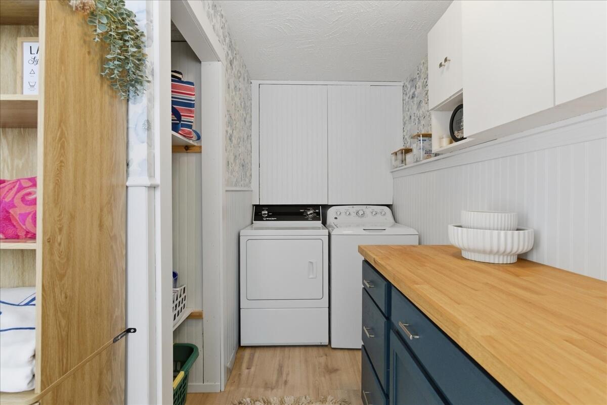 5 Cliff Lane Poland ME 04274
