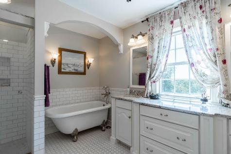 35 Rosemary Lane Freeport ME 04032