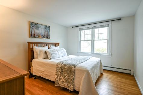 5 Oakwood Road Cape Elizabeth ME 04107