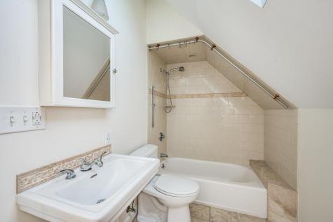 10 Broadfields Road Eliot ME 03903