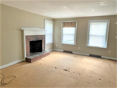 338 York Street York ME 03909