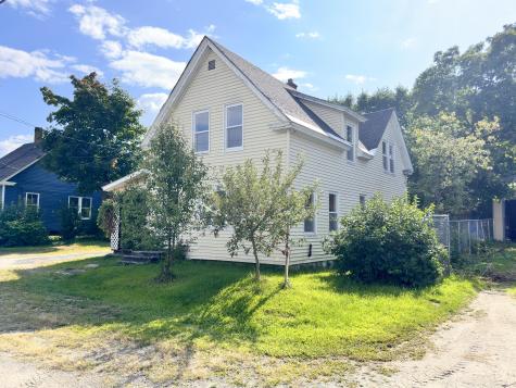 122 Knox Street Millinocket ME 04462