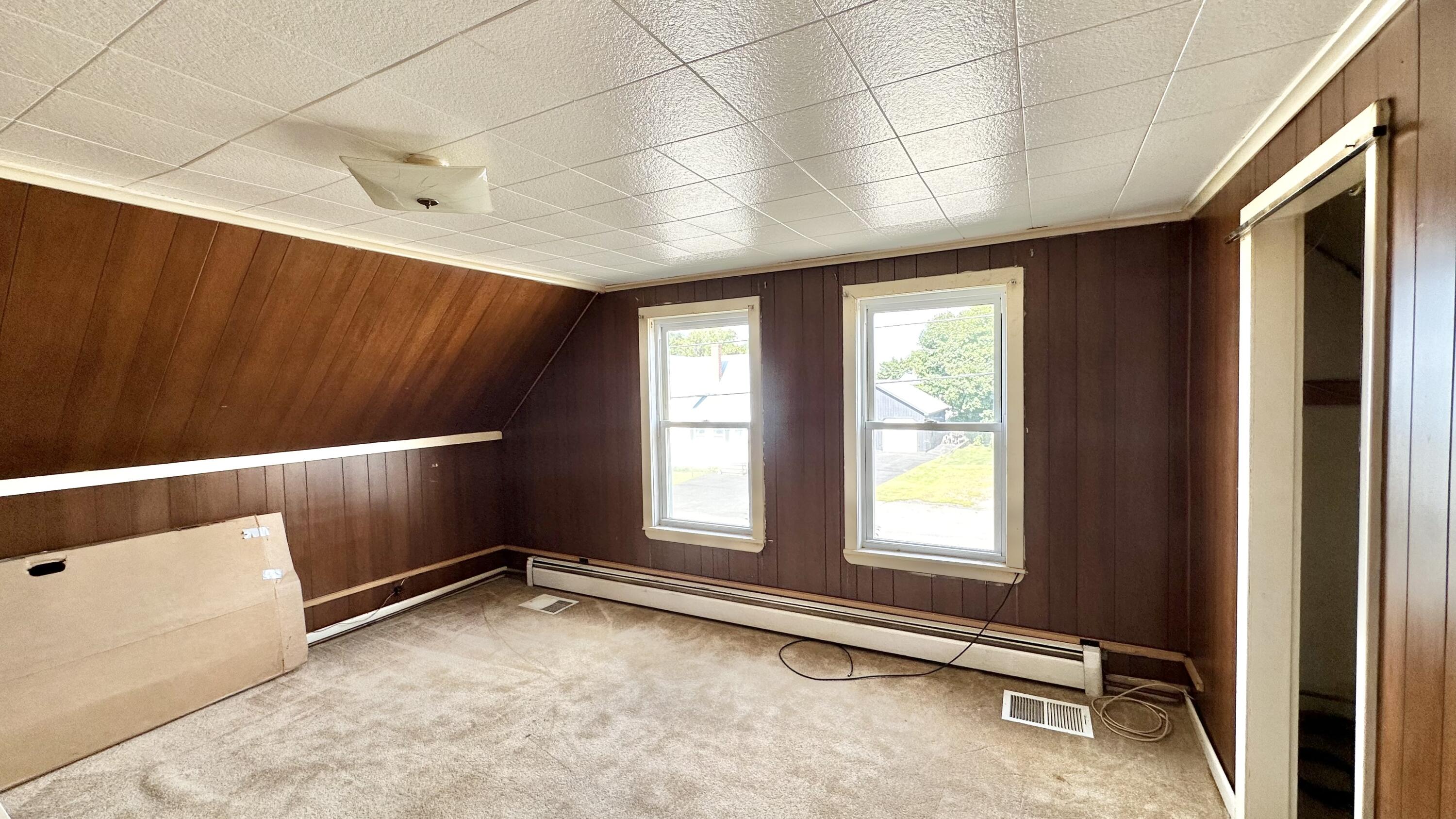 122 Knox Street Millinocket ME 04462