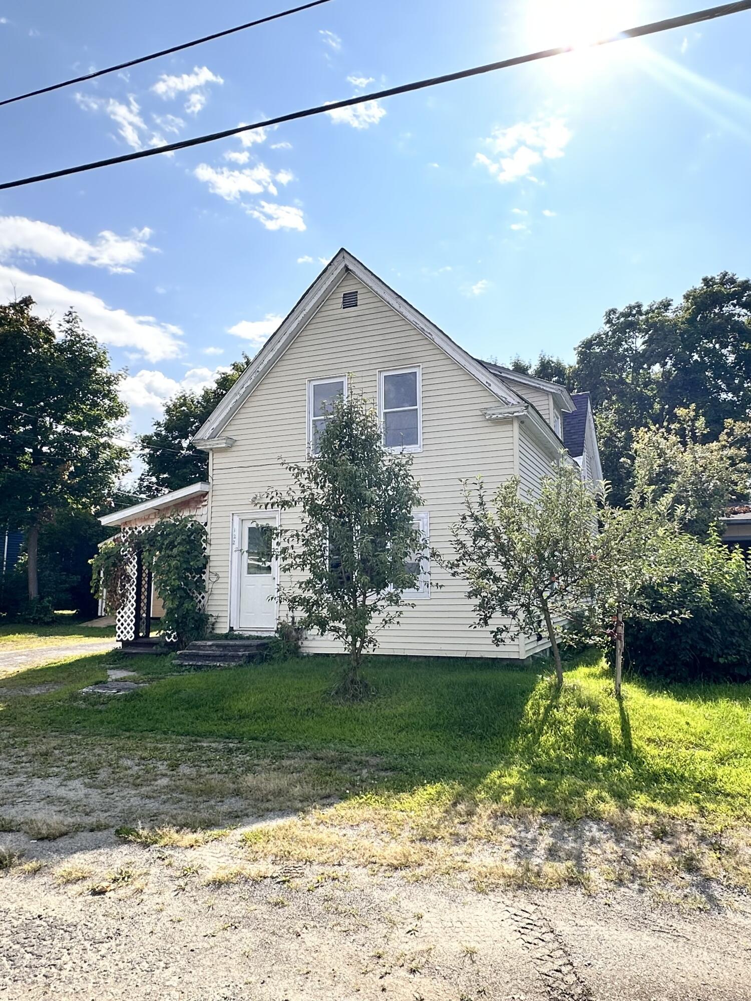 122 Knox Street Millinocket ME 04462