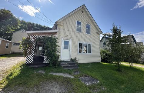 122 Knox Street Millinocket ME 04462