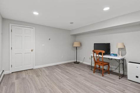 2 Meadow Lane Falmouth ME 04105