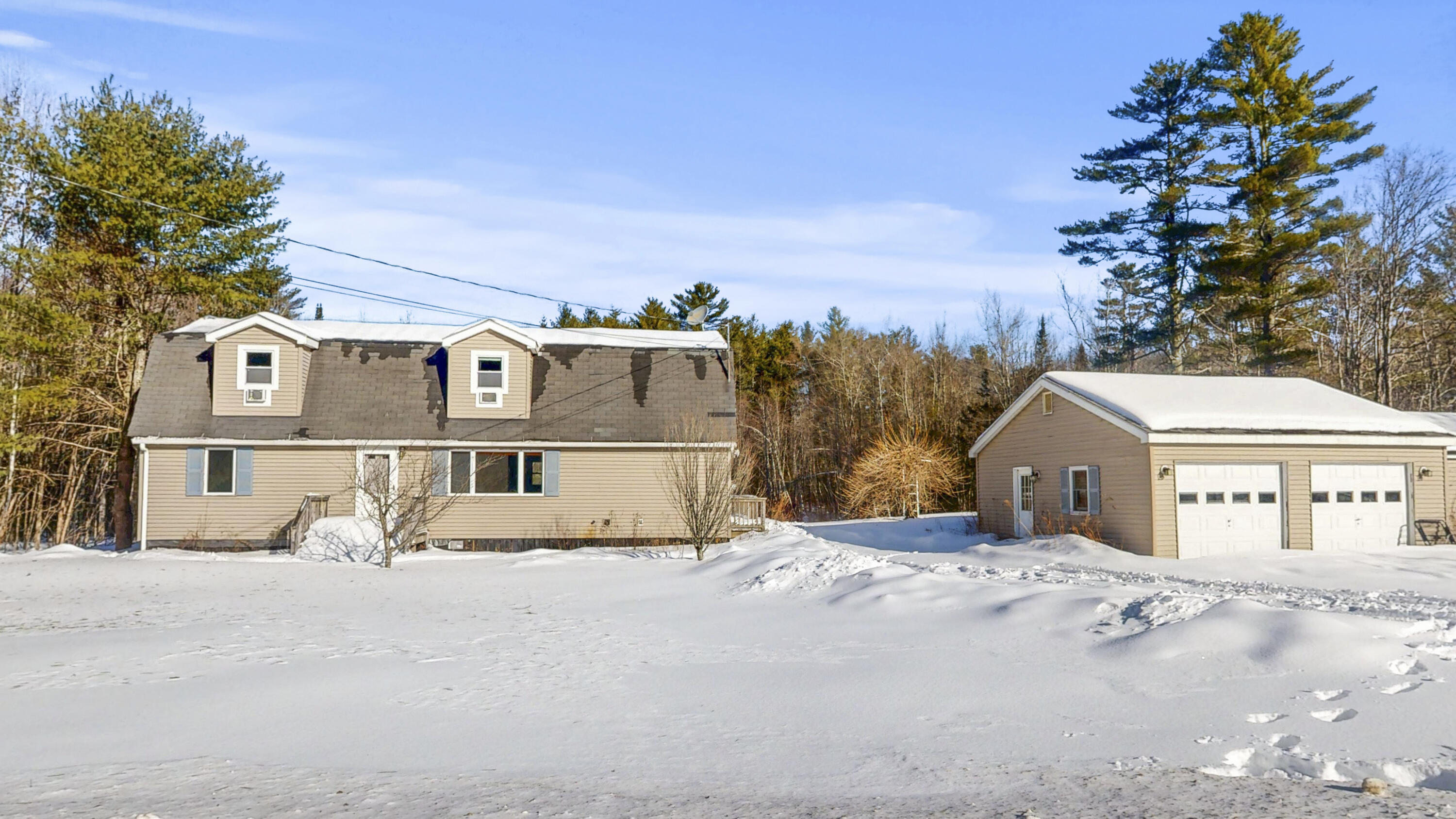327 Route 135 Monmouth ME 04259