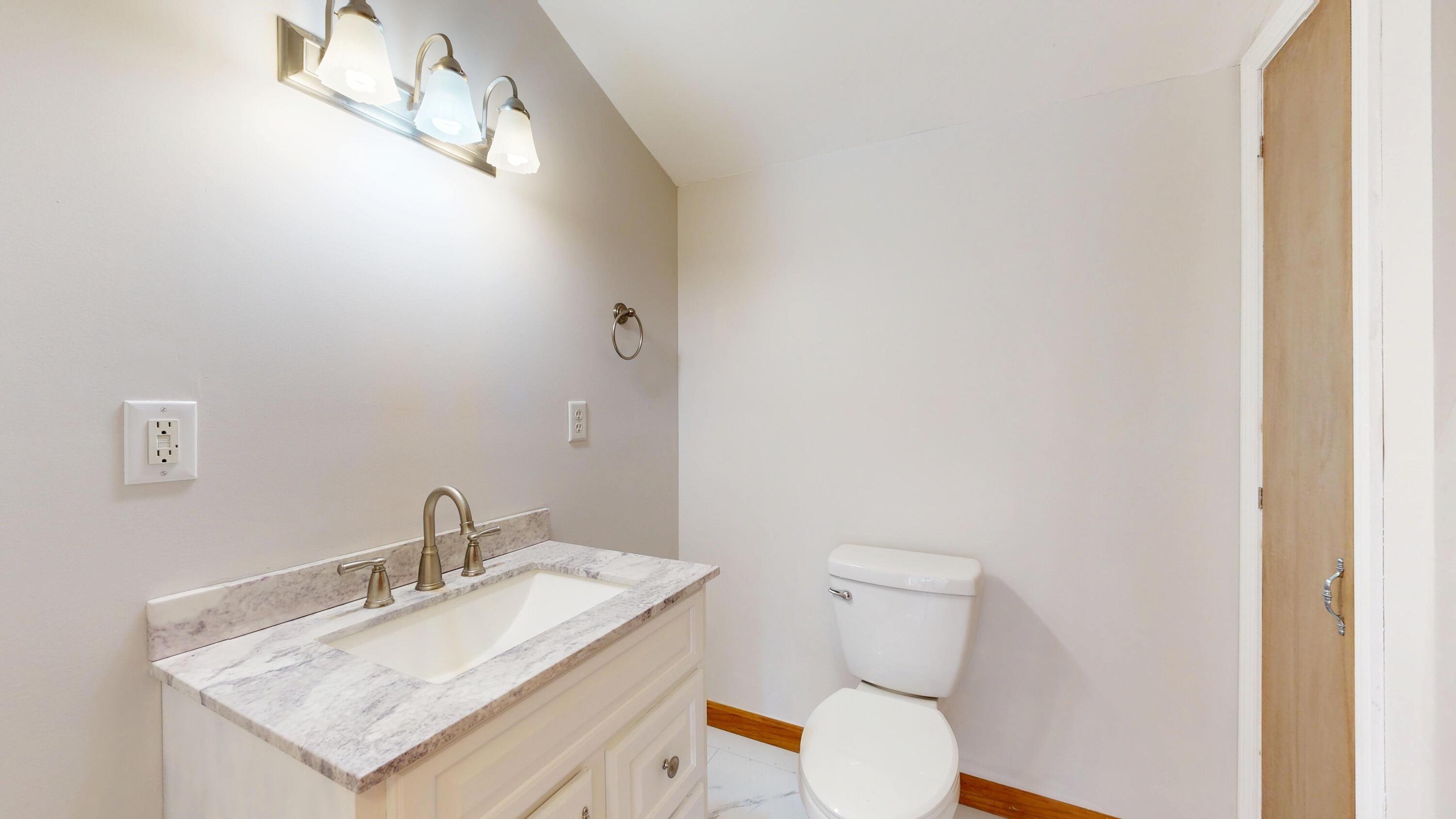 327 Route 135 Monmouth ME 04259