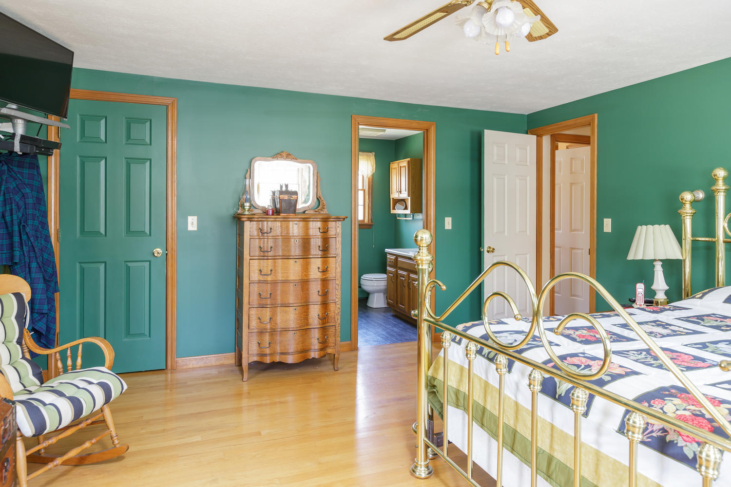 37 Middle Road Kennebunk ME 04043