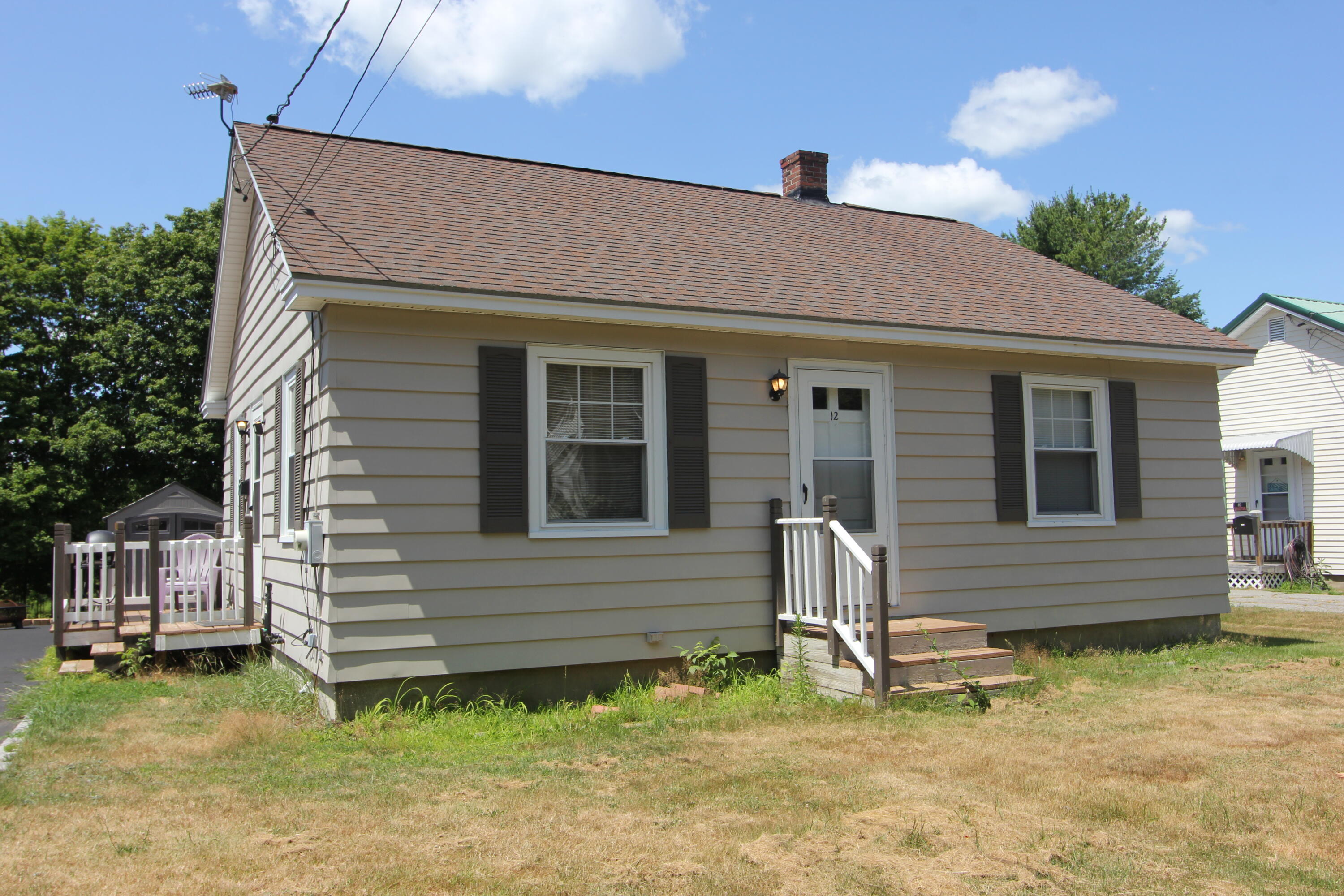 12 Hillcrest Street Gardiner ME 04345