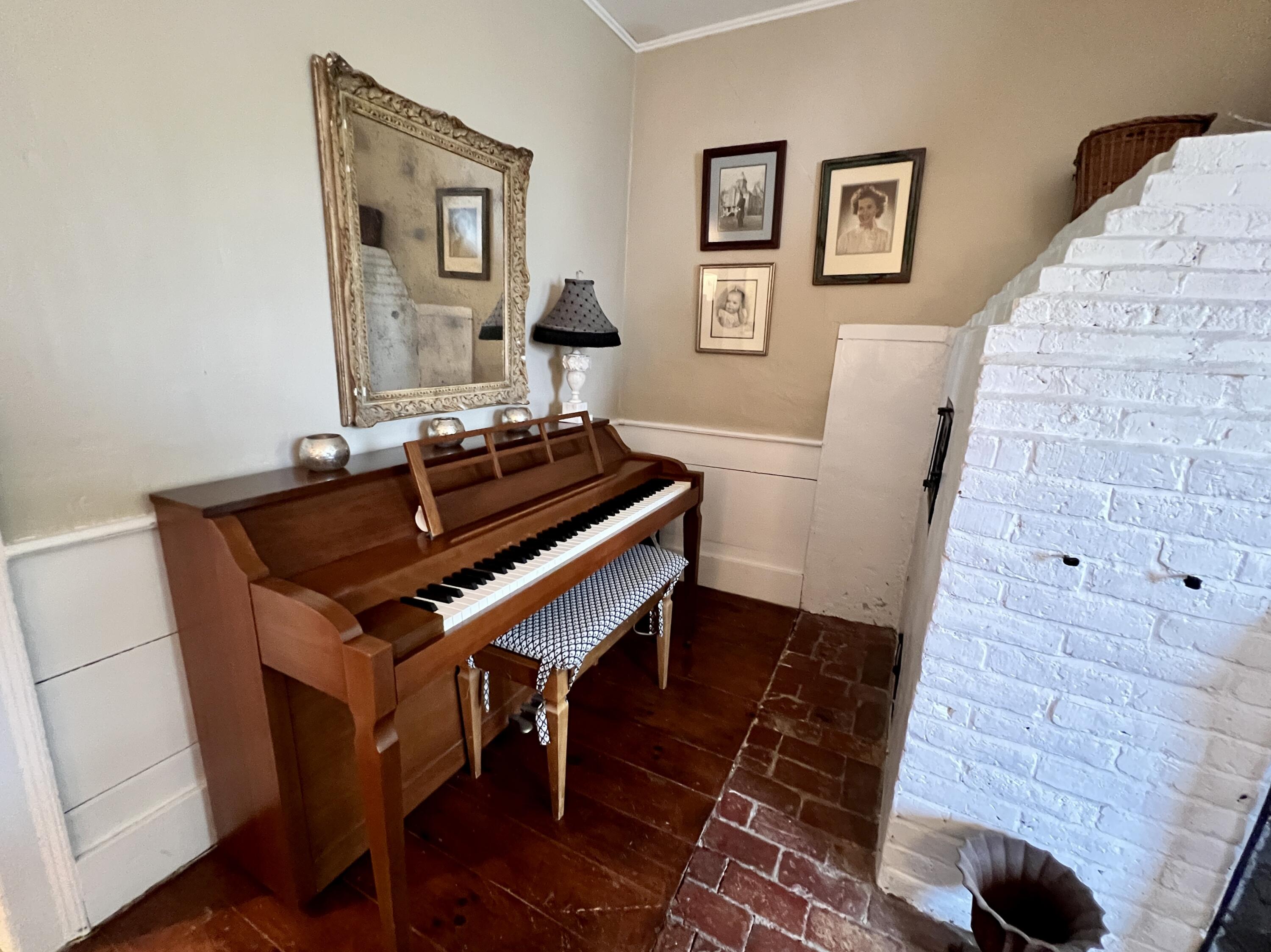 48 Lincoln Street Paris ME 04281