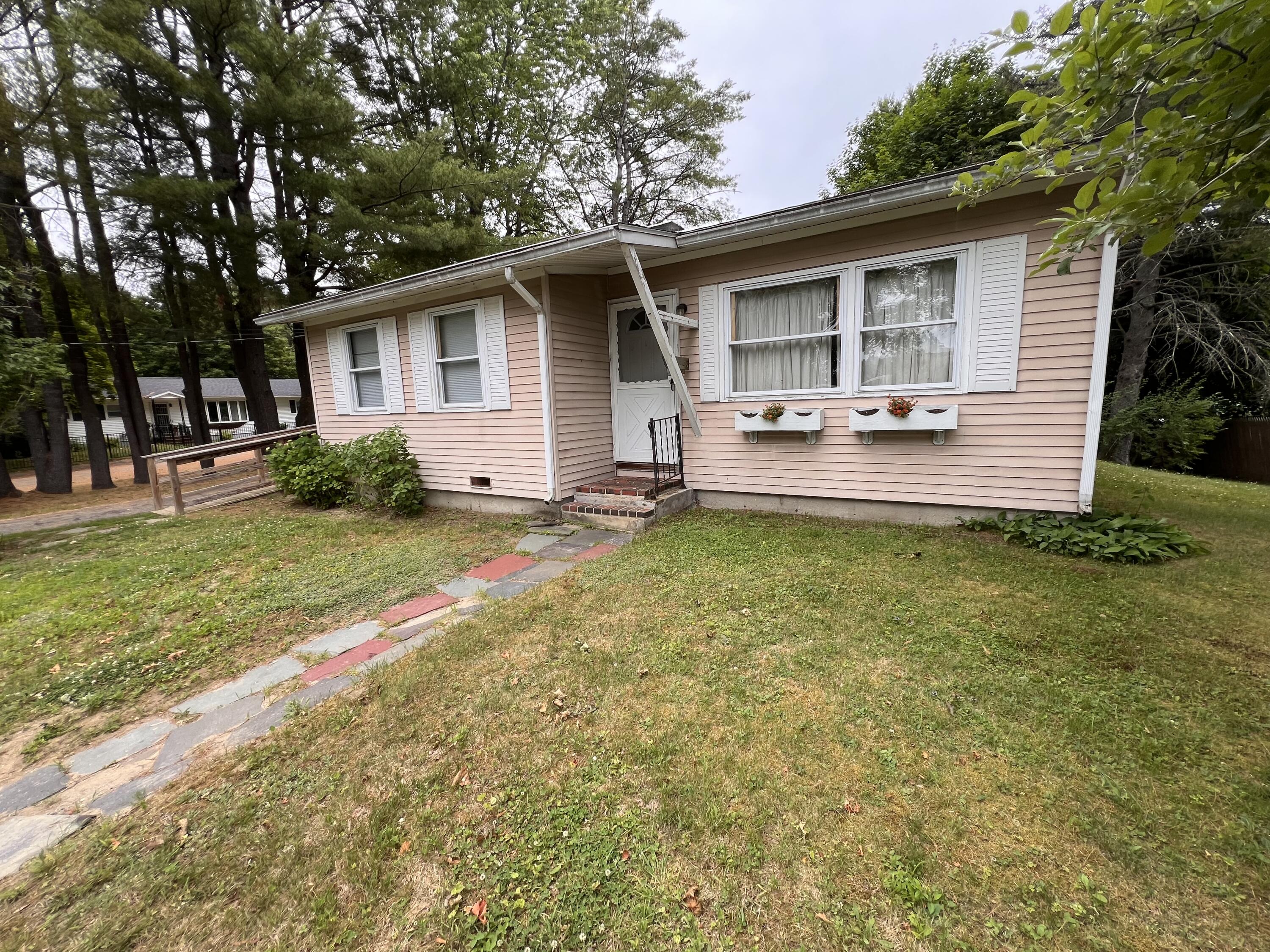 5 Thompson Street Augusta ME 04330