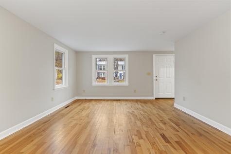 8 Emanual Drive Brunswick ME 04011