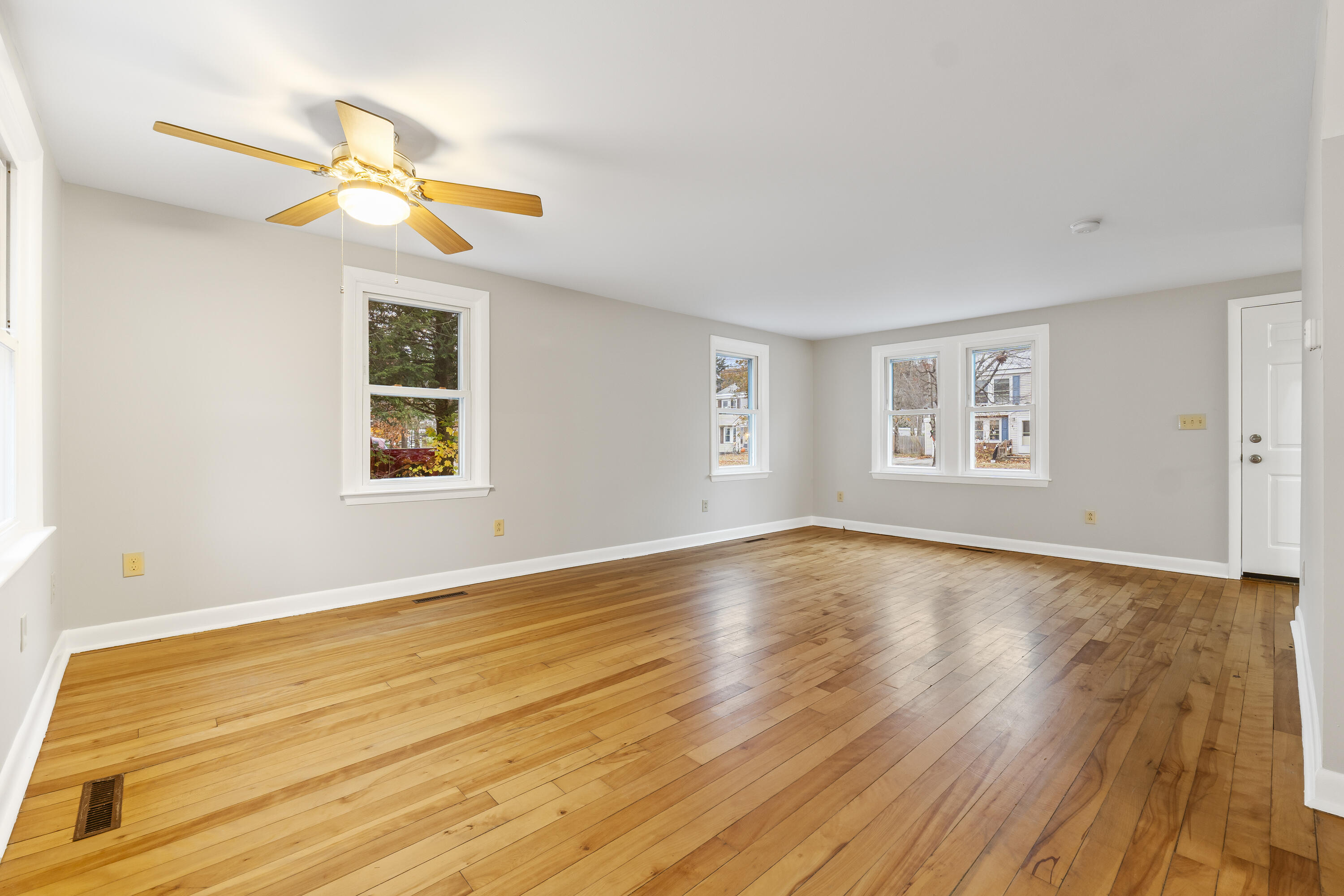 8 Emanual Drive Brunswick ME 04011