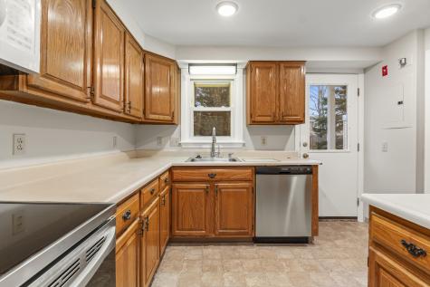 8 Emanual Drive Brunswick ME 04011