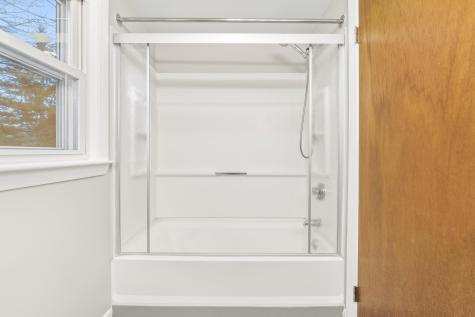 8 Emanual Drive Brunswick ME 04011