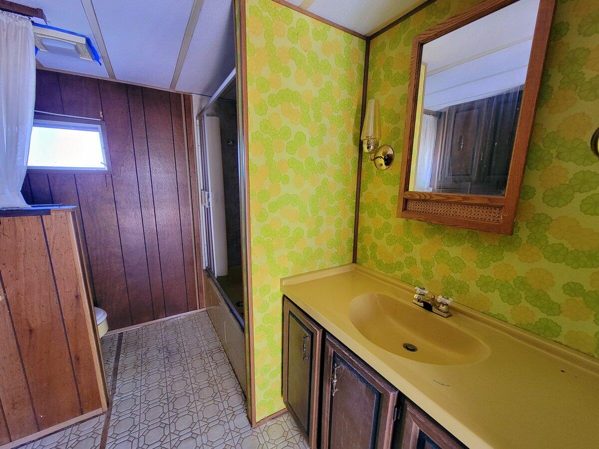 10 Merchant Road Weld ME 04285