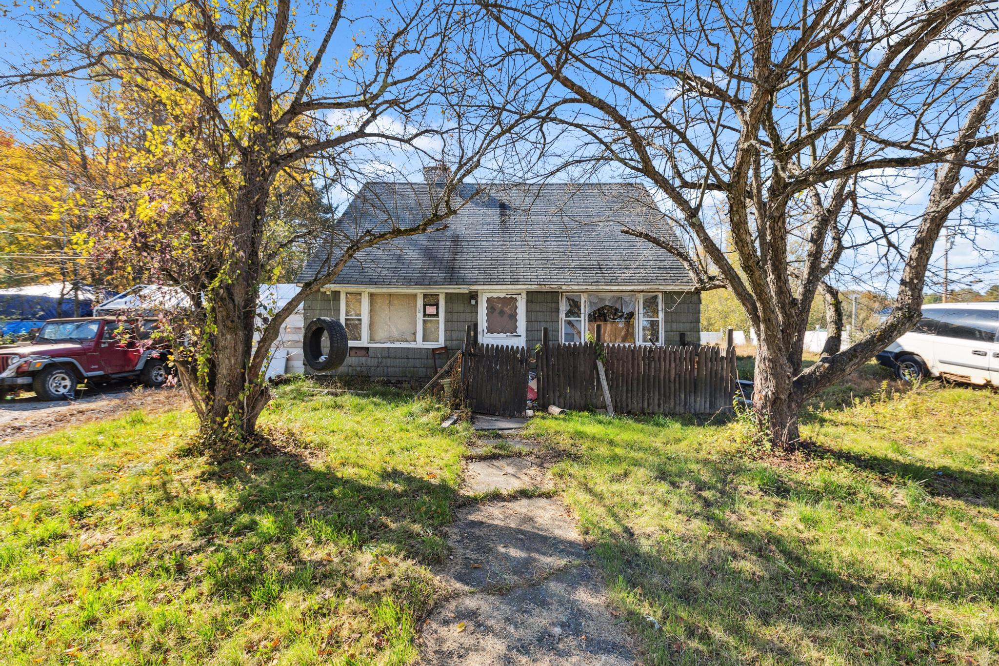 13 Snow Avenue Auburn ME 04210