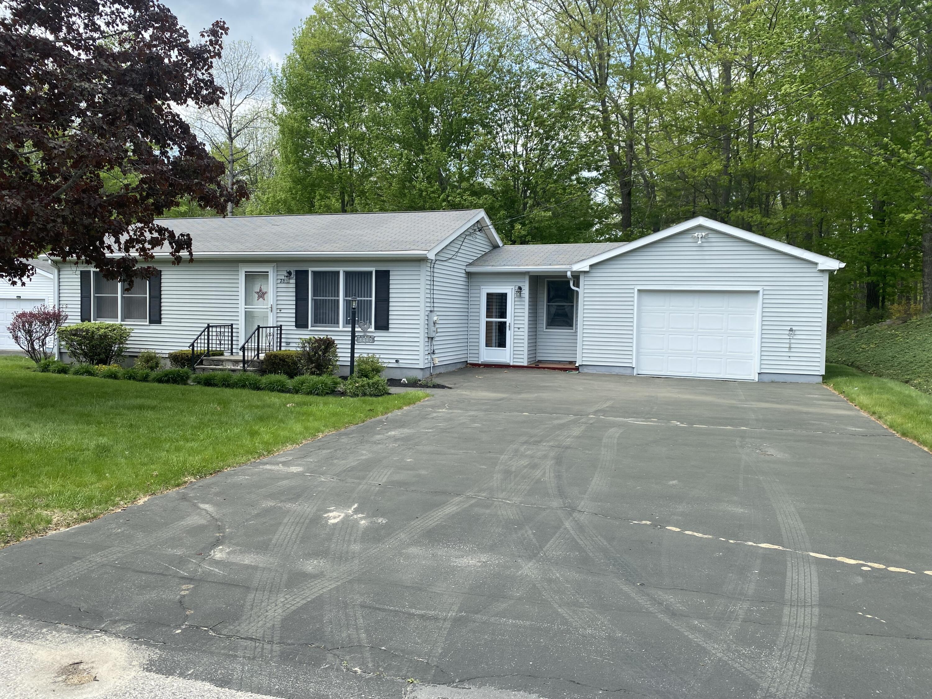 28 Saint Patrick Avenue Lewiston ME 04240
