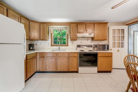 28 Saint Patrick Avenue Lewiston ME 04240