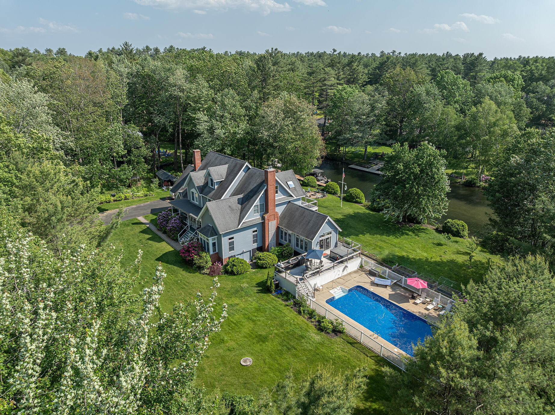 12 Bayview Drive Raymond ME 04071