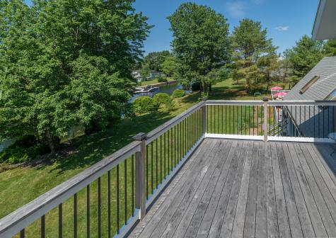 12 Bayview Drive Raymond ME 04071