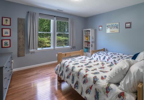 12 Bayview Drive Raymond ME 04071