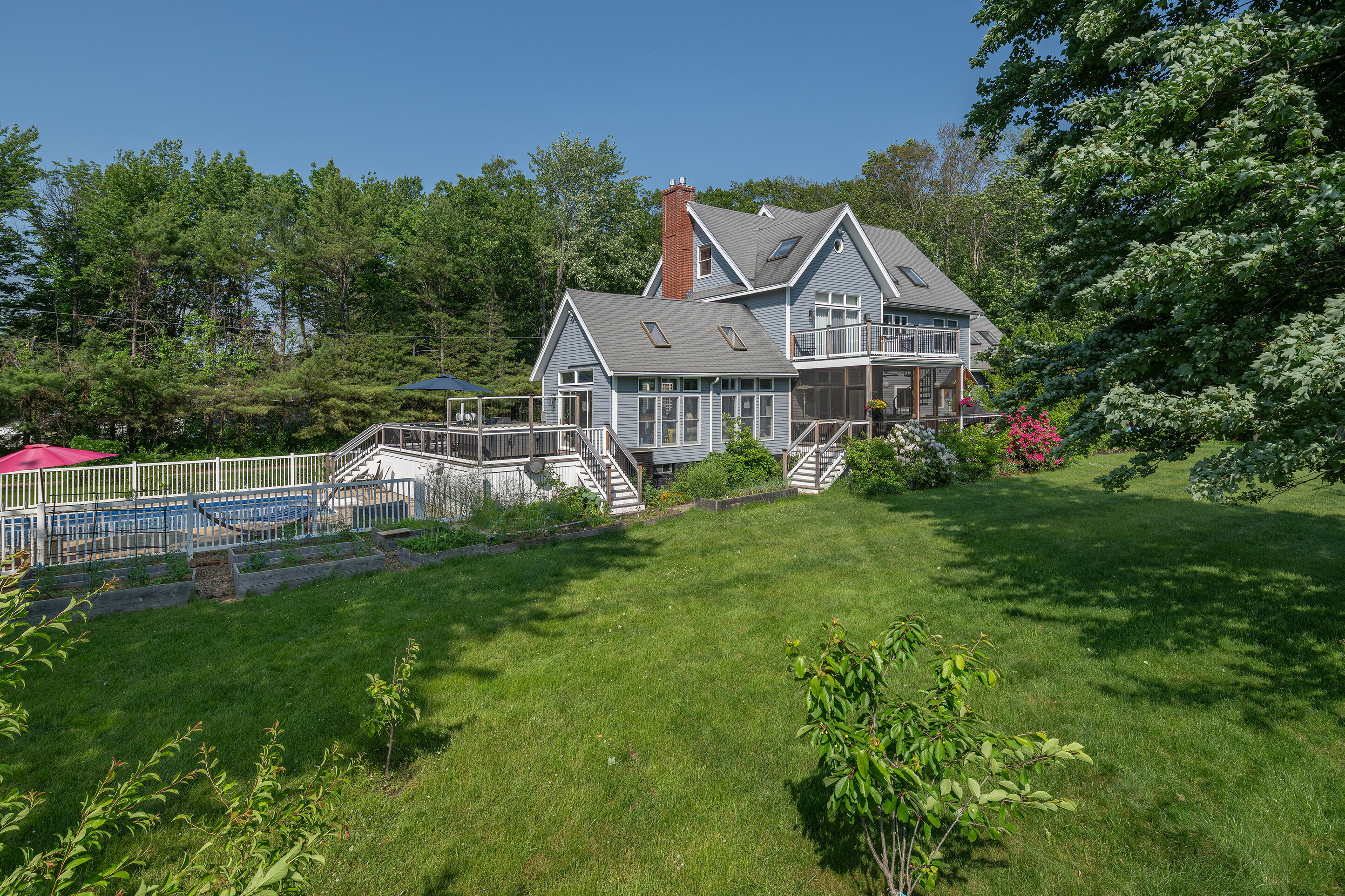 12 Bayview Drive Raymond ME 04071