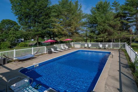 12 Bayview Drive Raymond ME 04071