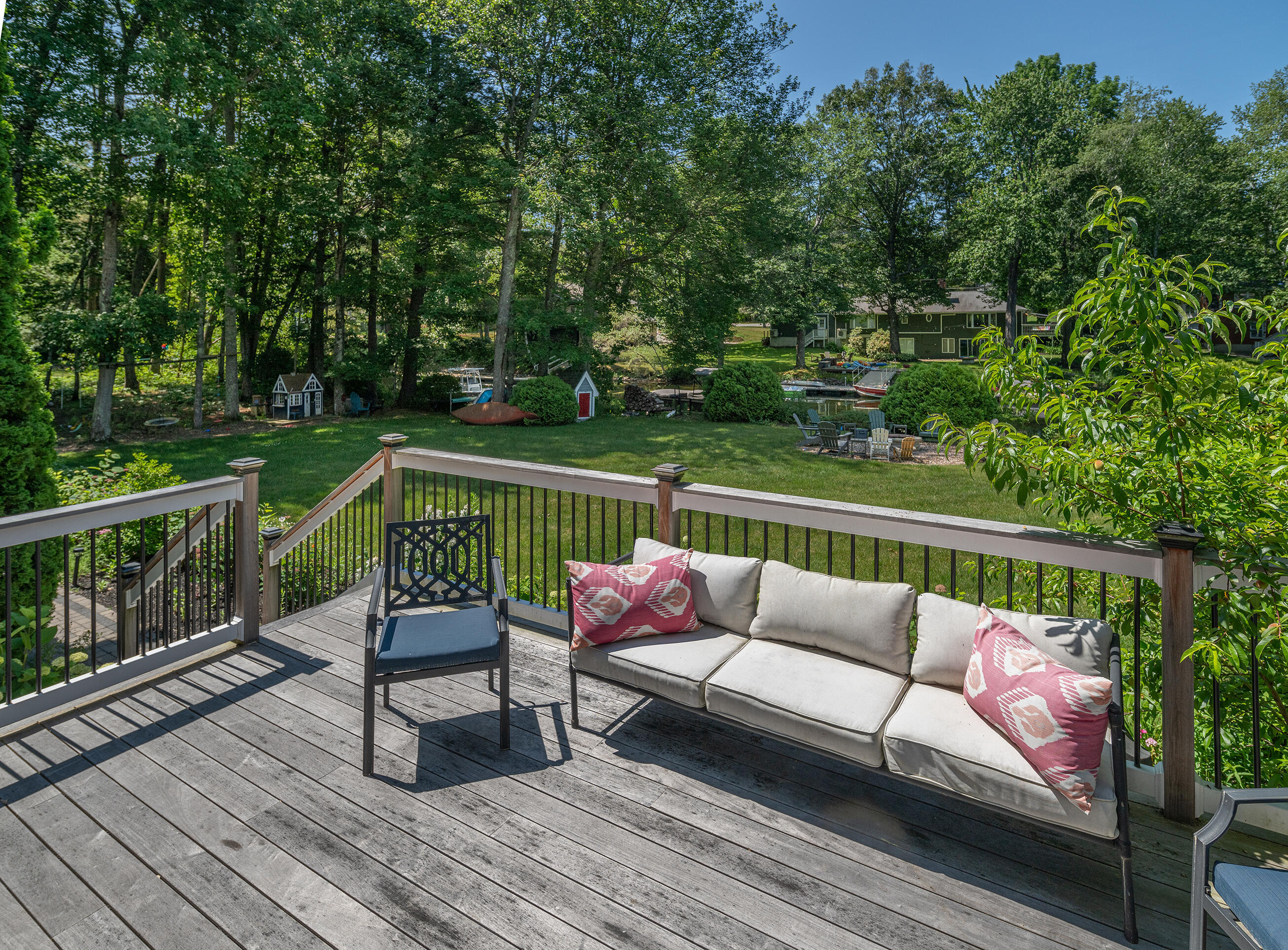 12 Bayview Drive Raymond ME 04071