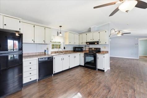 7 Toby Place Lewiston ME 04240