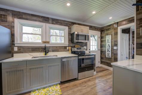 32 Boulder Road Raymond ME 04071