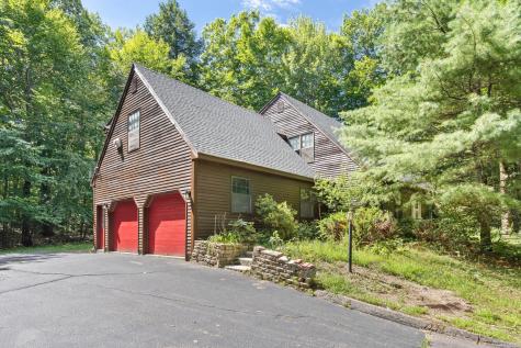 8 Susan Lane Falmouth ME 04105