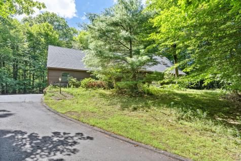 8 Susan Lane Falmouth ME 04105