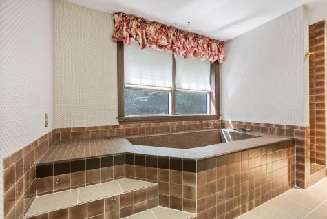 8 Susan Lane Falmouth ME 04105